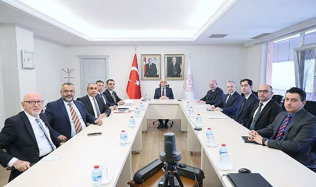 Ders kitabı basımında özel sektör yayınevlerinden hizmet alınmalı