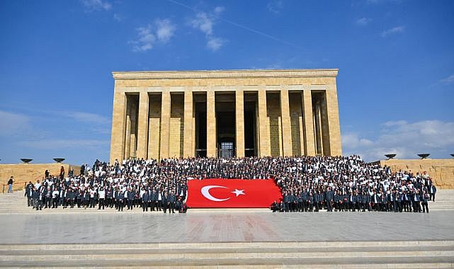Betek Boya Anıtkabir’de Ata’nın huzuruna çıktı