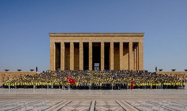 1907 Fenerbahçe Derneği ve 1907 Unifeb’ten Anıtkabir’e ziyaret