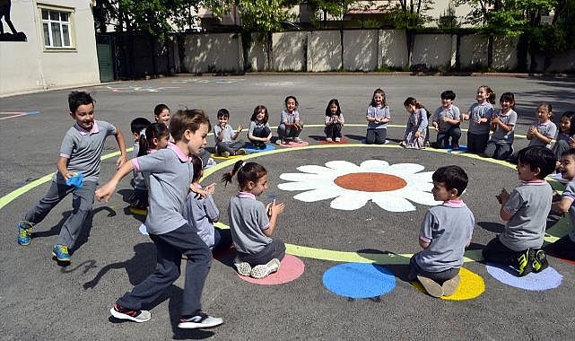 Çocuklar için sokak oyunları en temel öğretici unsurudur