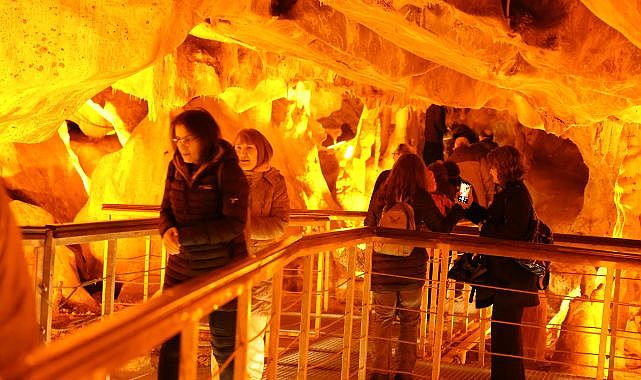 Gölbaşı Tulumtaş mağarası'na akademisyenlerden ziyaret