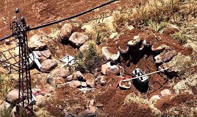Tarlalardan korsan trafo çekerek kaçak elektrik kullanıyorlar