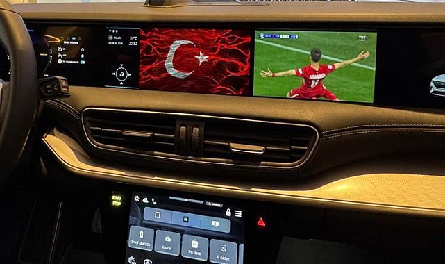 Tarihi maçı Togg'dan izlediler