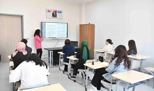 Öğrencilere ücretsiz üniversiteye hazırlık kursu