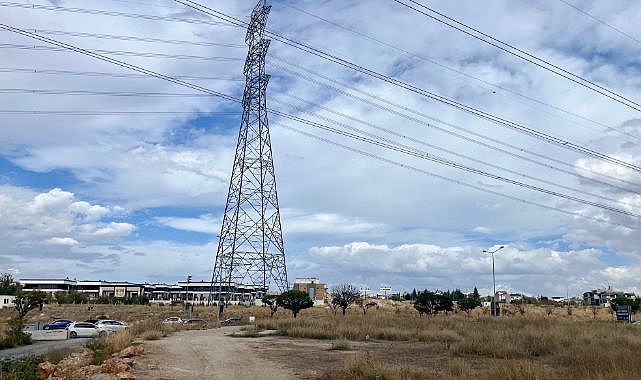 Yüksek gerilim hatlarına yakın yerde yaşamak sağlık açısından riskli