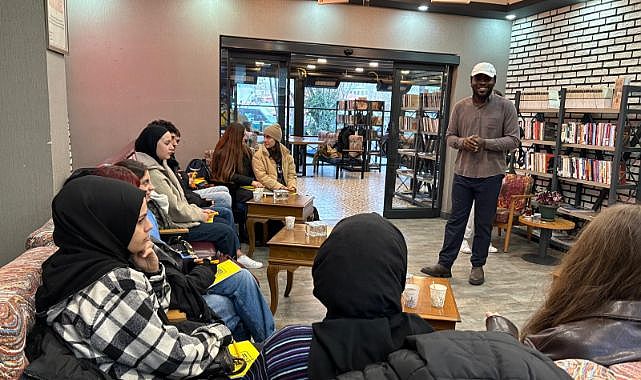 Kitap kafe’de İngilizce konuşma atölyesi