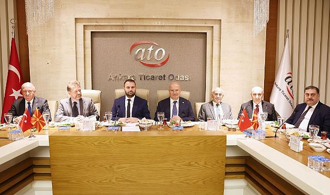 Kuzey Makedonya bakanı Ankaralı iş insanlarıyla bir araya geldi