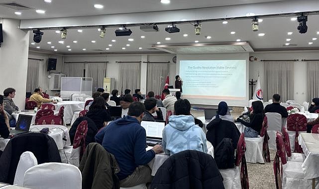 Sincan’da gece boyu süren teknoloji eğitimi