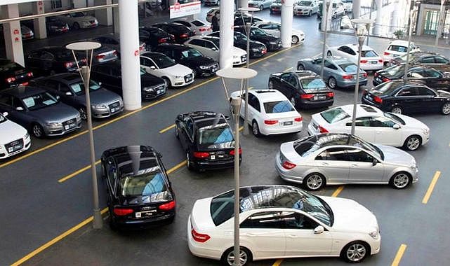 Otomobilde talep azalıyor, reel fiyatlardaki düşüş sürüyor