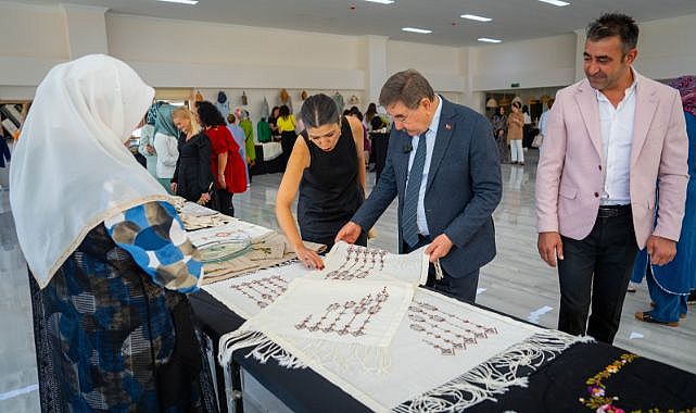 Gölbaşı Belediyesi kursiyerlerinin el emeği ürünleri sergilendi