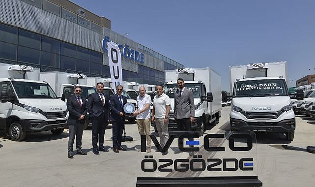 IVECO, yetkili satıcısı Özgözde Ankara'dan Zirve Gıda'ya 70 adet daily kamyonet teslim etti