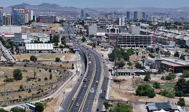 Trafiğe nefes aldıracak dev yatırım projelerini tamamlandı