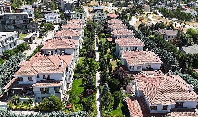Tüketicilerin tercihi site içerisinde geniş bahçeli villalar oluyor