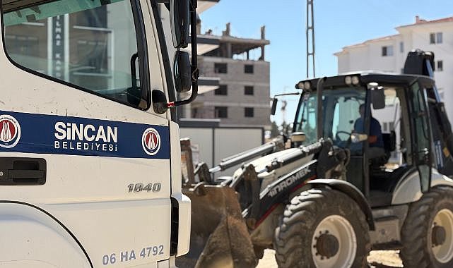 Sincan’da asfalt mesaisi tam gaz devam ediyor