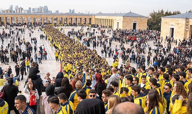 1907 Fenerbahçe Derneği'nden 22. geleneksel Anıtkabir ziyareti