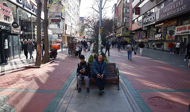Kızılay'da sokak ve caddeler yenileniyor