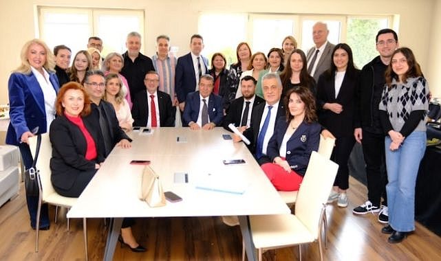 6. Dijital Eczacılık Zirvesi çevrim içi düzenlendi