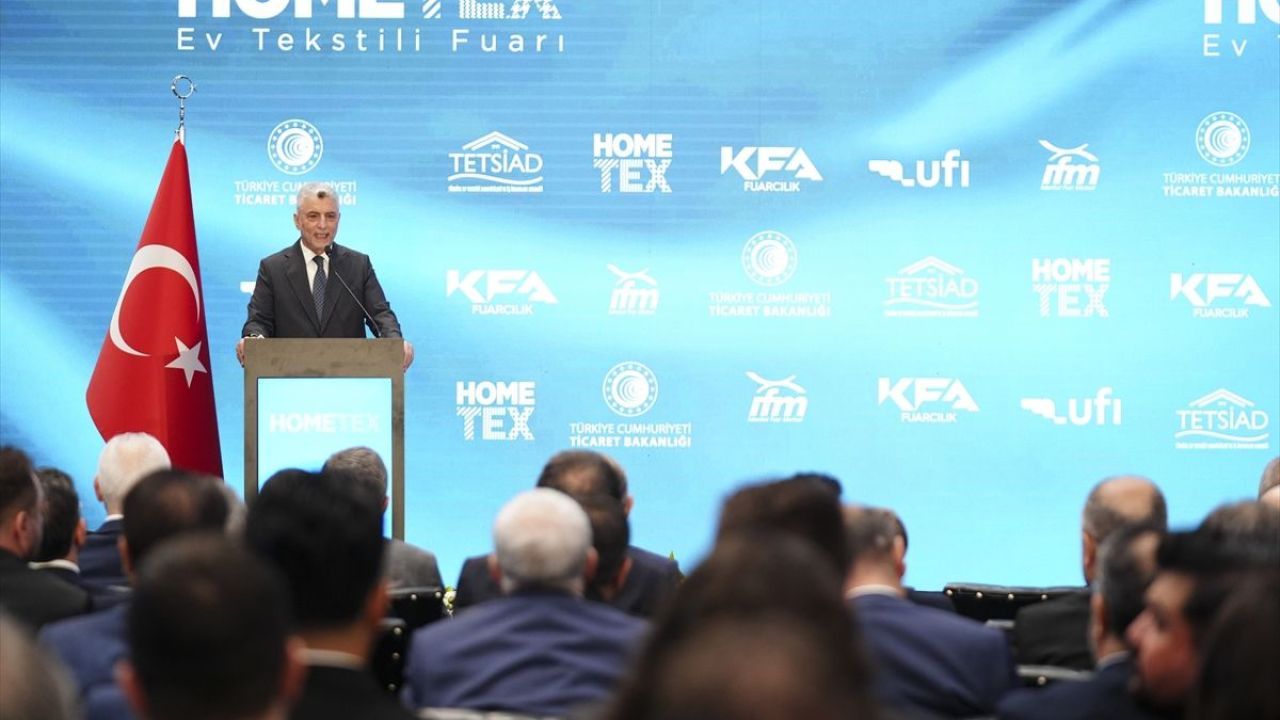 Ticaret Bakanı Bolat, HOMETEX Ev Tekstili Fuarı'nda konuştu